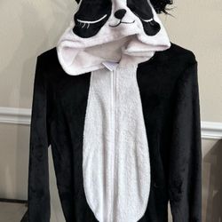 Child Panda PJ Costume size large Just $5 xox