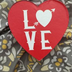 Love Gift Box Perfect For An Anniversary, Valentine’s Day, Or Birthdays Of A Loved Ones 