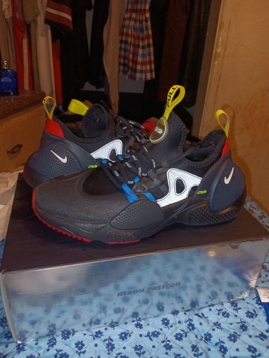Nike Hero Peterson's Size 9.5