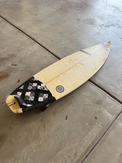Evolved Shortboard Surfboard with Traction Pad