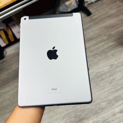 iPad 6 th 32 gb WiFi
