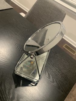 Makeup mirror