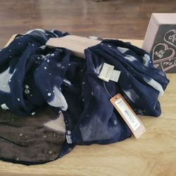 New Valentines Set Blue Scarf And Wooden Sign.  I Have 2 Sets Left