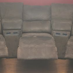 Manual reclining console sofa/couch