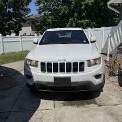 2014 Jeep Grand Cherokee • Laredo E Sport Utility 4D