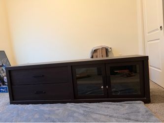 Entertainment center