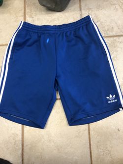 Men adidas shorts (size) L