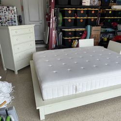 Queen Bed and Dresser Set