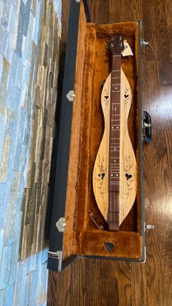 DULCIMER 4 STRINGS JE-74