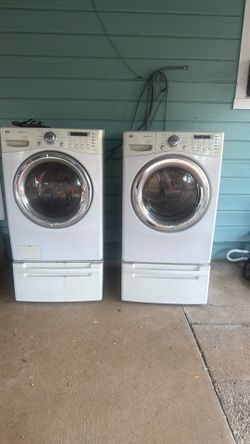 Washer and dryer set