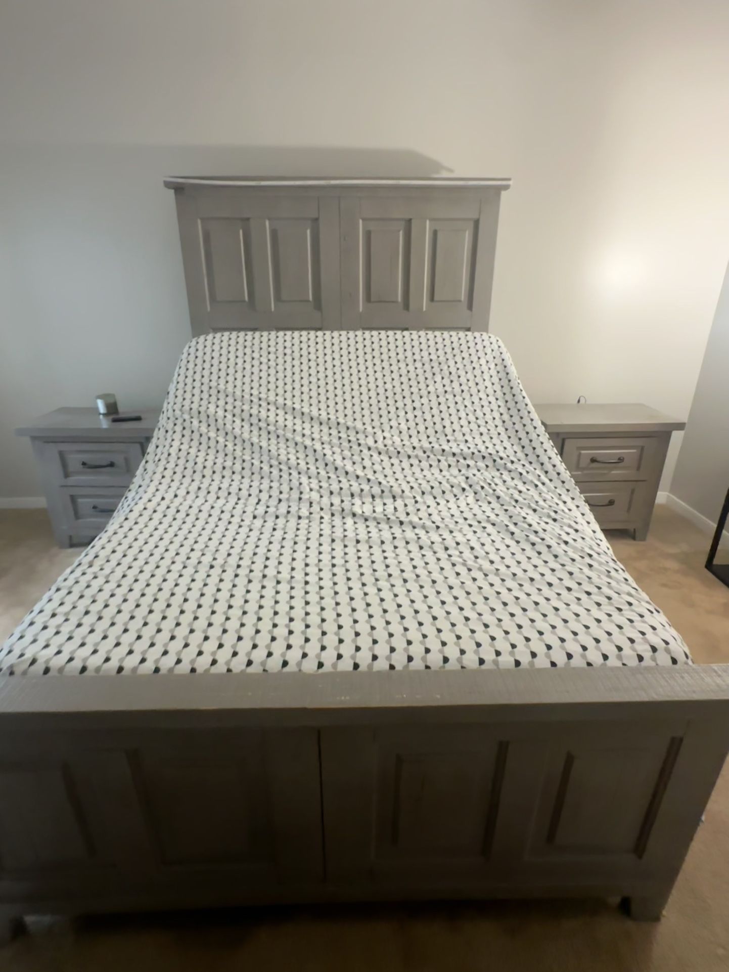 Queen bedroom set (frame, headboard, dressers, nightstands, adjustable platform, tempur- pedic bed)