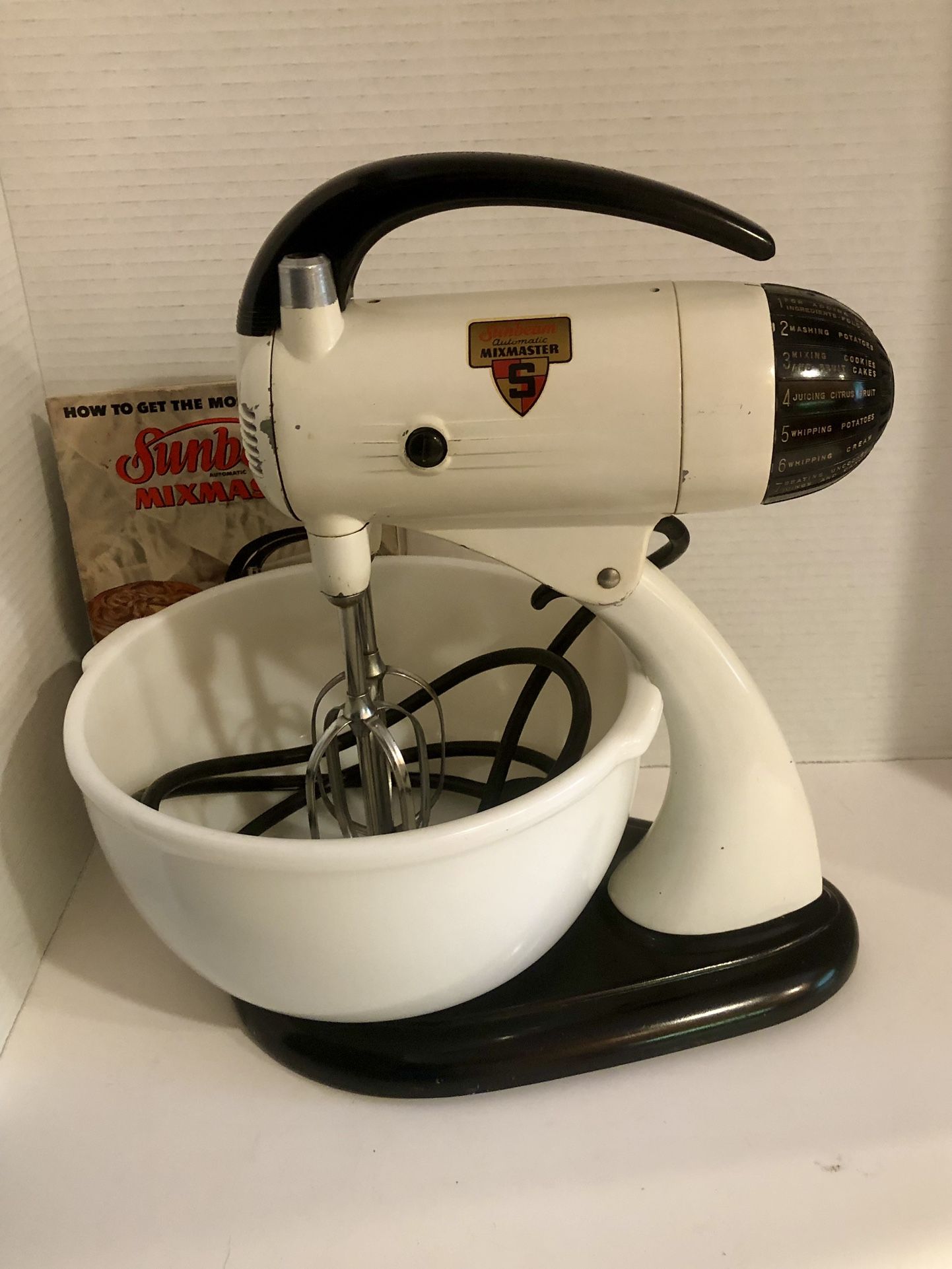 Vintage Sunbeam 1940’s Mixmaster Model 7B