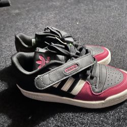 Adidas Kids Shoes Size 4 1/2