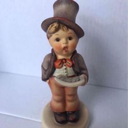 VINTAGE HUMMEL “Street Singer” PORCELAIN FIGURINE #131 - 5” - TMK-6  