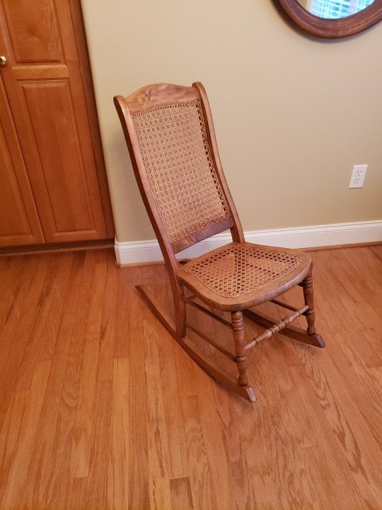 Antique/Vintage Rocking Chair