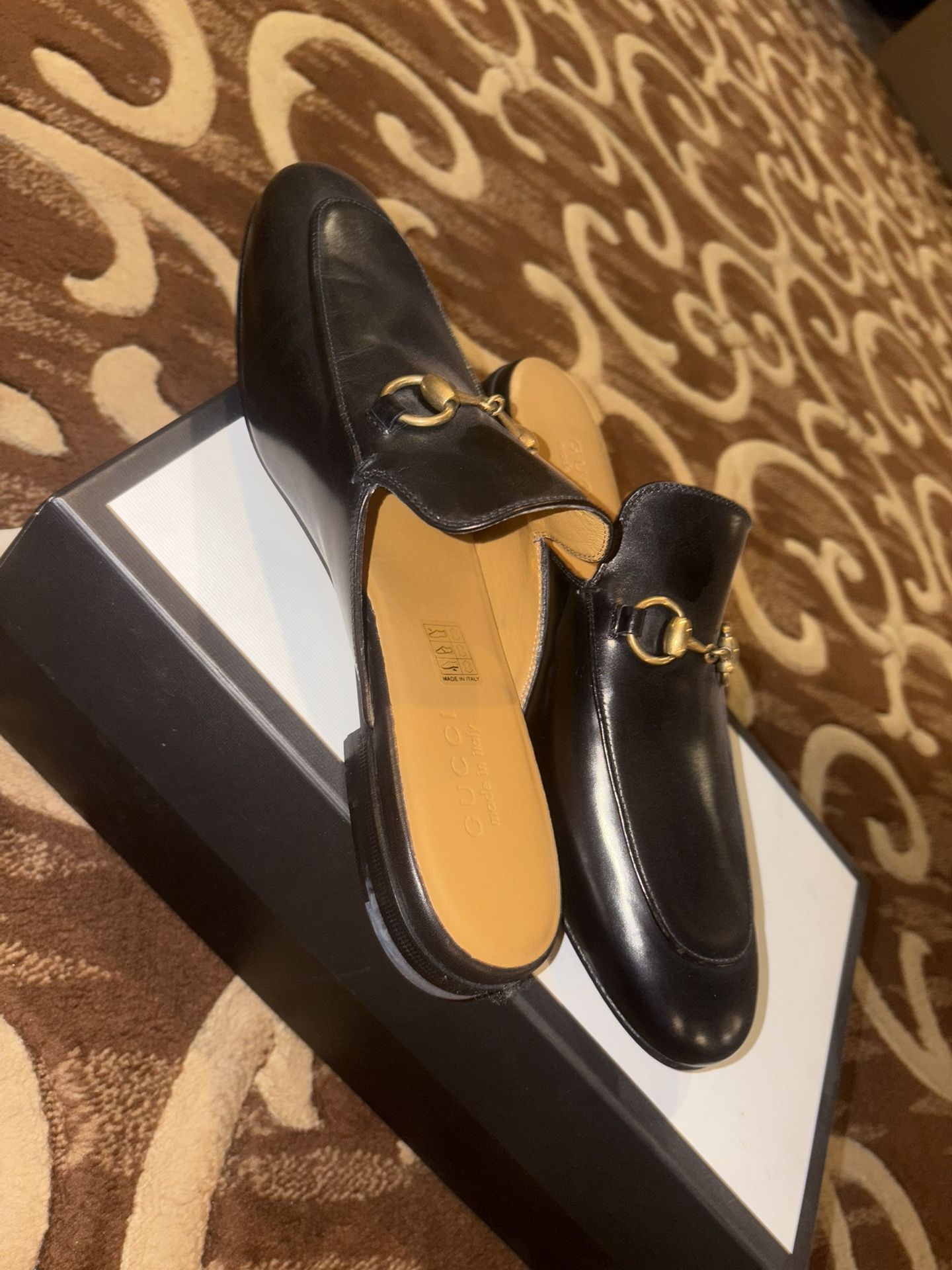 Men’s Gucci Slip On Loafers Size 8