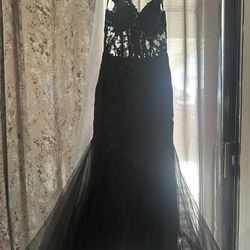 Dress For sale Only Wore Once 