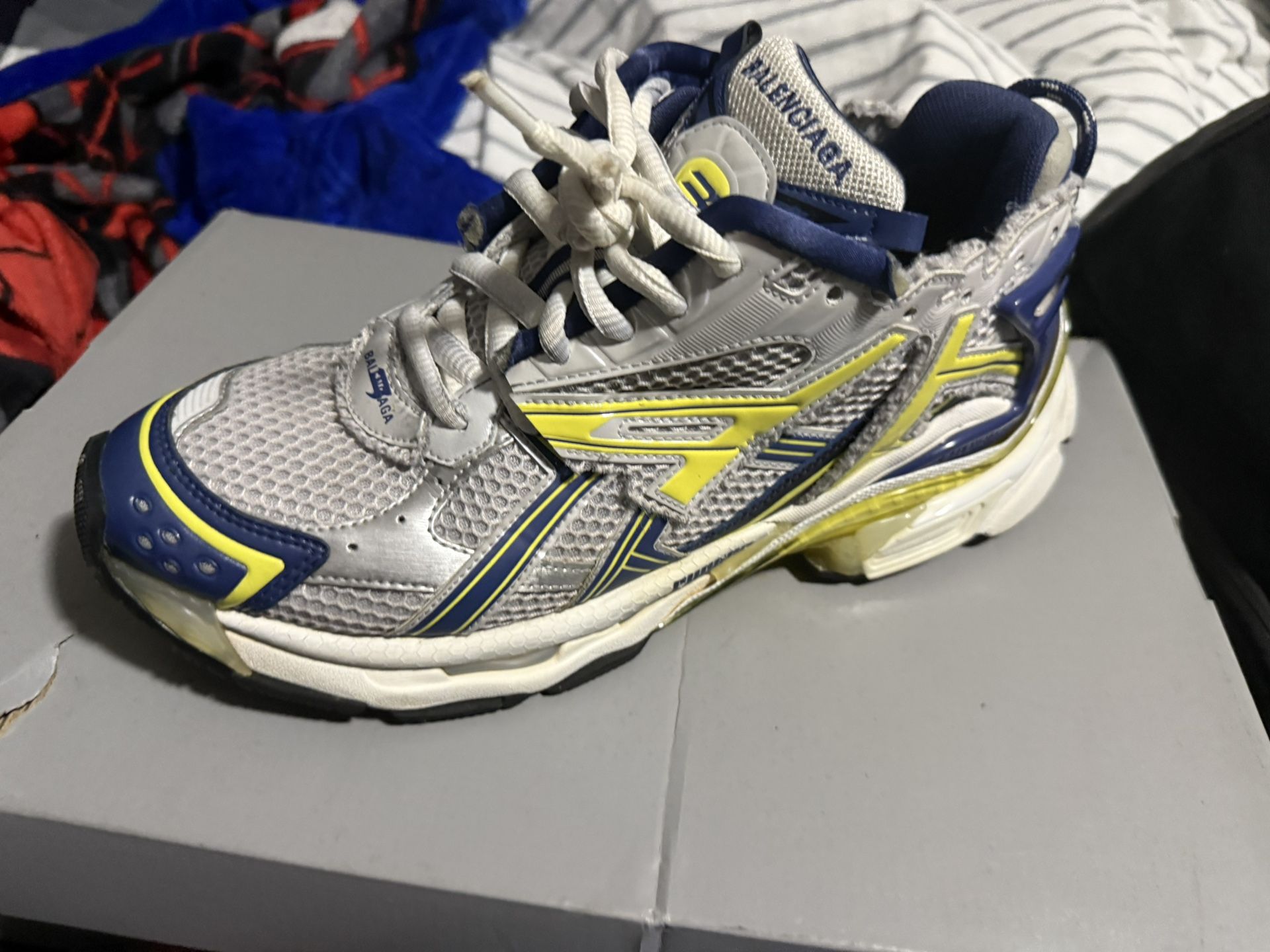 Balenciaga runners sz 43