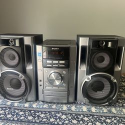 Boombox Sony Mini HiFi Component Stereo MHC-EC70 3 CD Changer Cassette AM/FM Radio