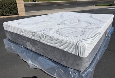 Queen Organic Cool Gel Memory Foam!!