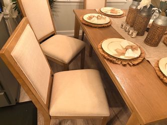 Dining room table and 4 chairs