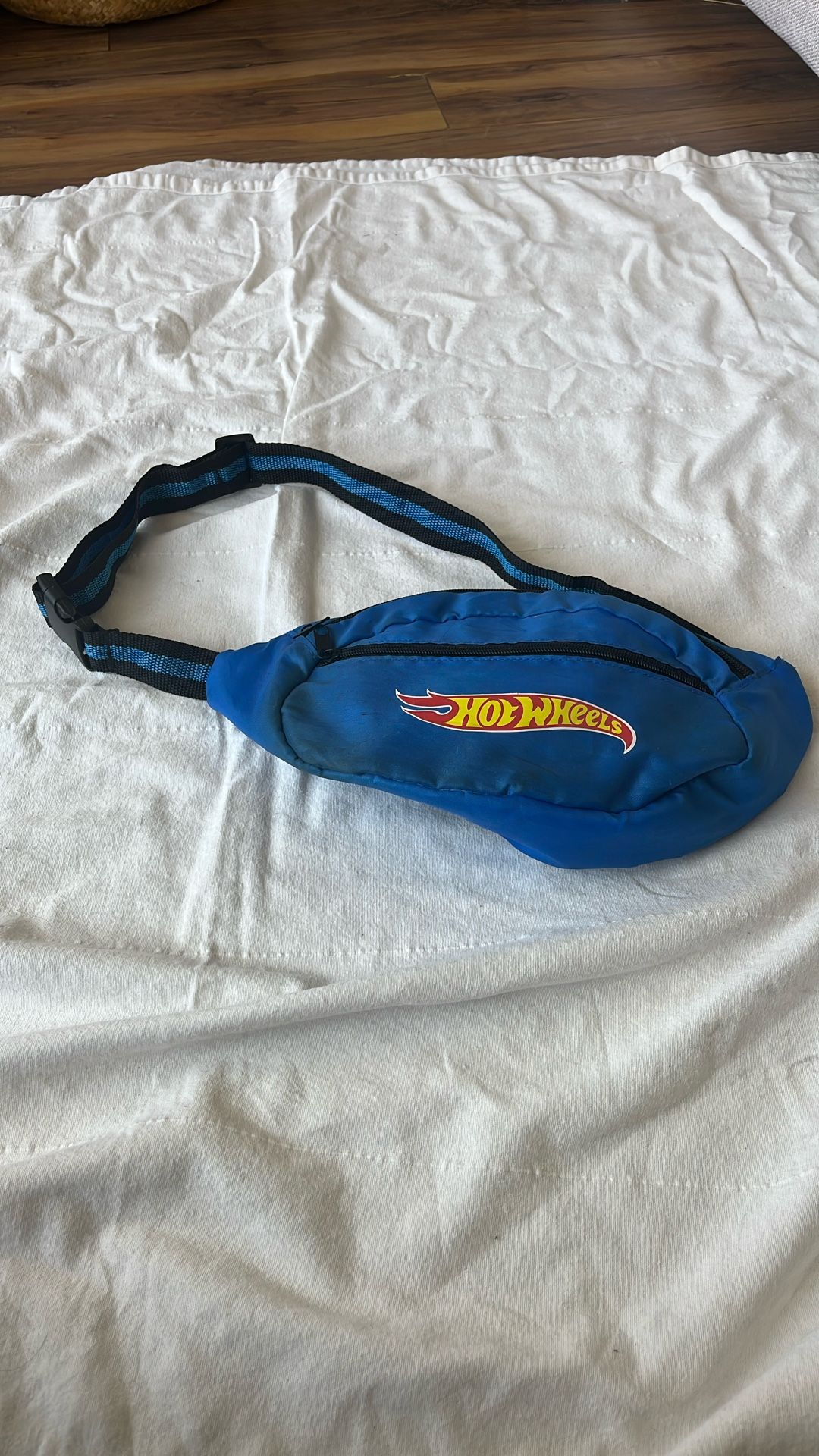 How Wheels Cross Bag