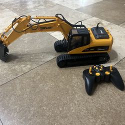Top Race RC Excavator – Fully Functional – Works Great