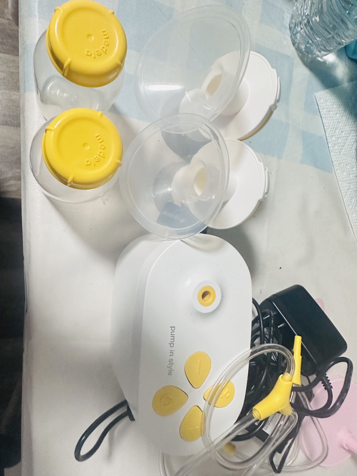 Breast pump 