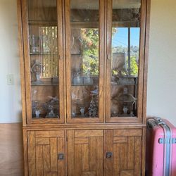 Drexel Vintage China Cabinet – Solid Wood