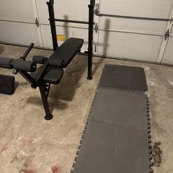 Weight bench With Mats