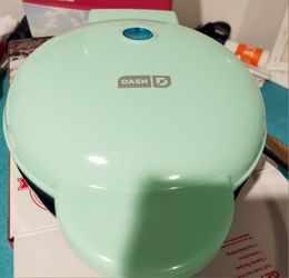 Dash Mini Donut Maker