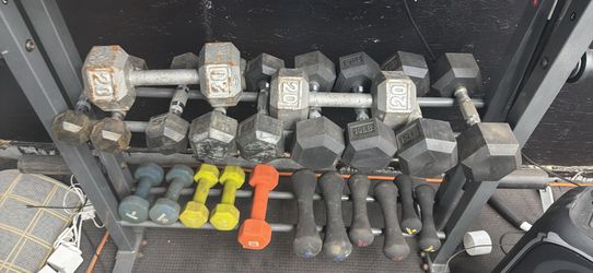 Dumbbells 3-20 lbs sold as set