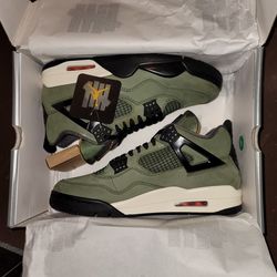 Undefeated Jordan 4s
