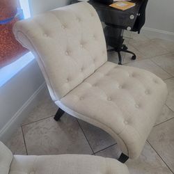 Lounge Chairs 