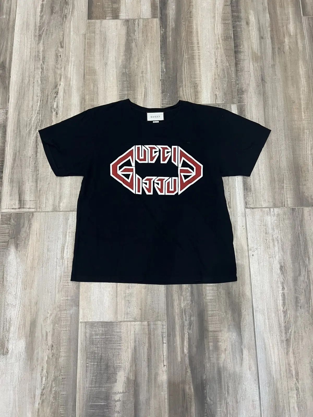 Gucci Metal Logo Tee/T-Shirt