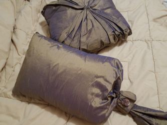 Set of 2 Matching Gold/Purple Decorative Pillows - Like New!