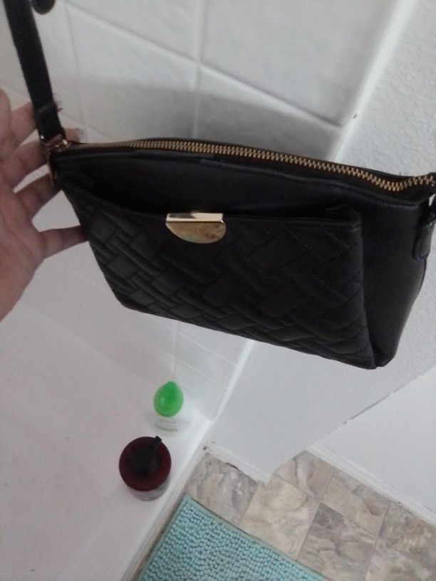 Black Purse 