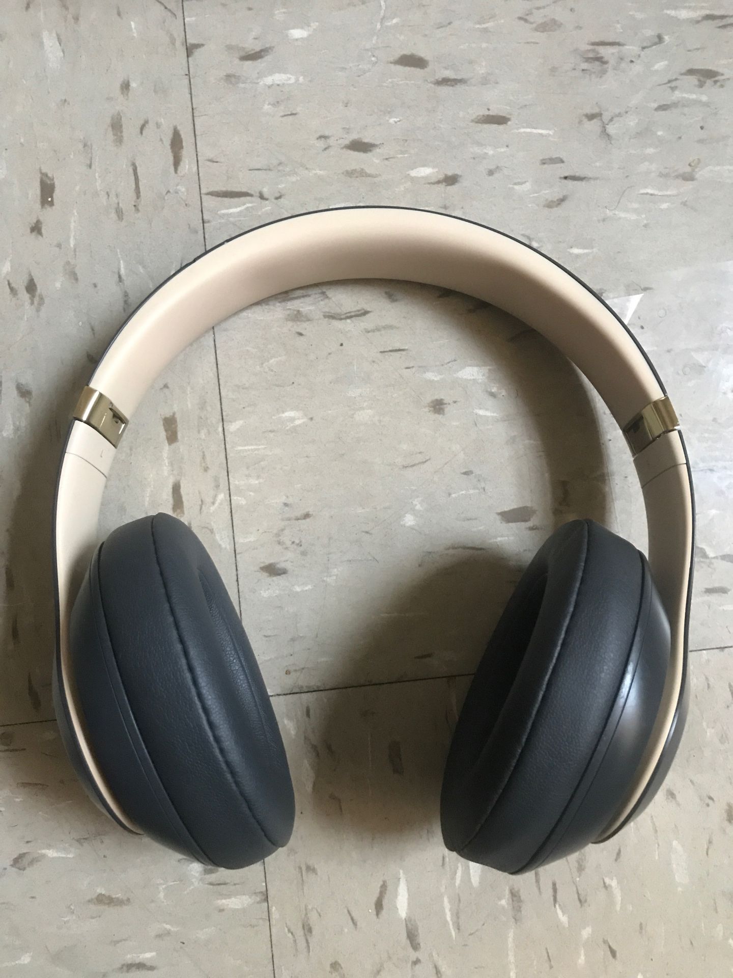 Beats by Dre black and gold with case