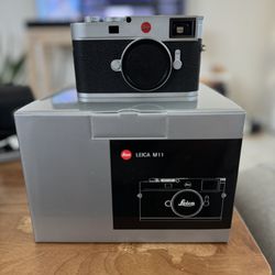 Leica M11 Rangefinder Camera Body (Silver) with Leica BC-SCL7 Battery Charger
