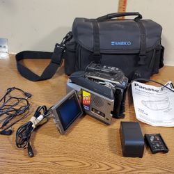 Panasonic PV-L758 VHS-C Camera Camcorder Video Camera kit. Tested. Working. 