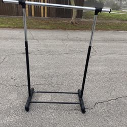 Mainstays Adjustable Rolling Garment Rack, Chrome & B