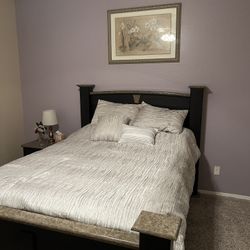 Queen Size Bedroom Suit / 4 Piece 