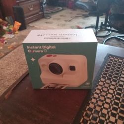 Instant Digital Camera