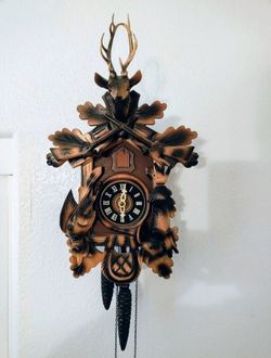 NOSTALGIC WEST GERMANY HUNTERS-STYLE CUCKOO CLOCK