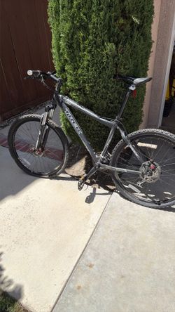 2009 Trek 6 series 6000 black 17.5” 44.5cm
