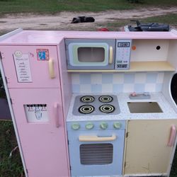 Kid Kraft Play Kitchen