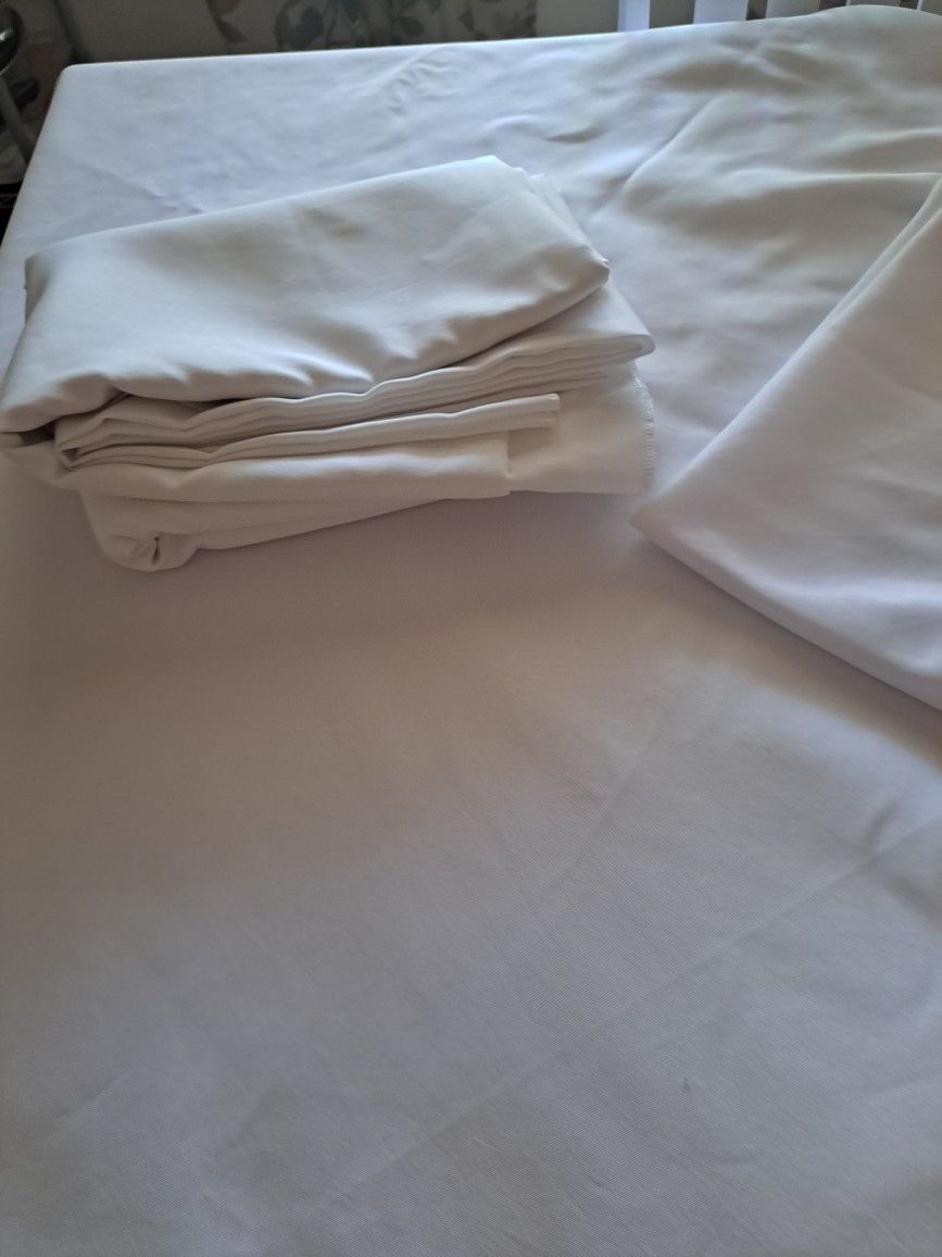 White Tablecloths For Reception 