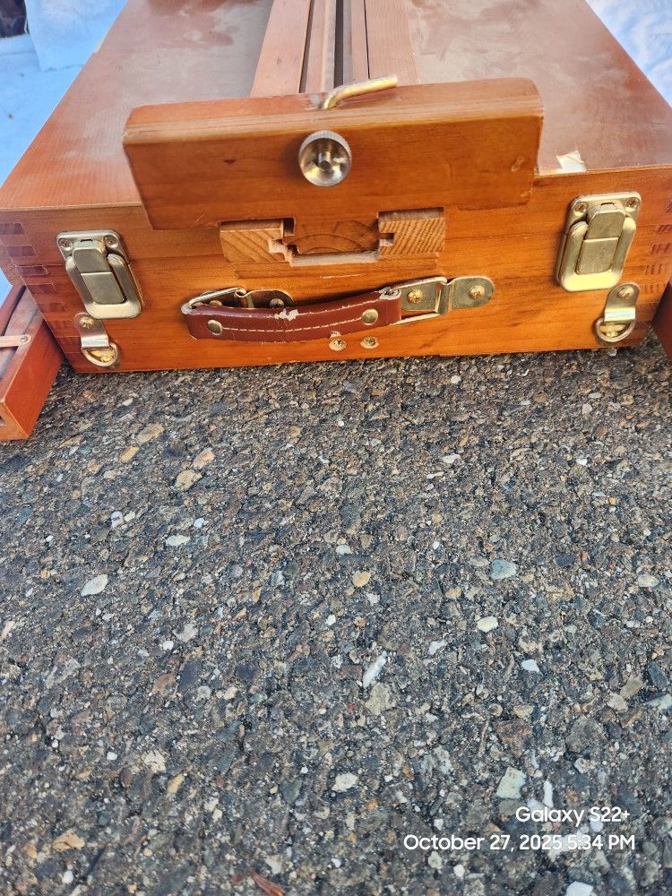 Maybef French Box Easel