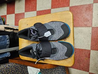 Sneakers size 15