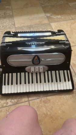 Universal accordion